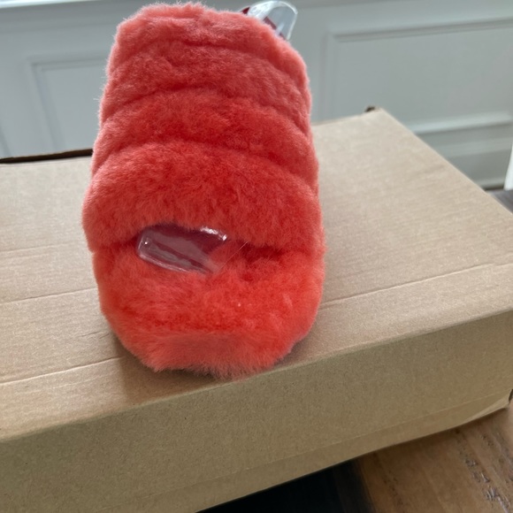 Women UGG slippers - Picture 4 of 5